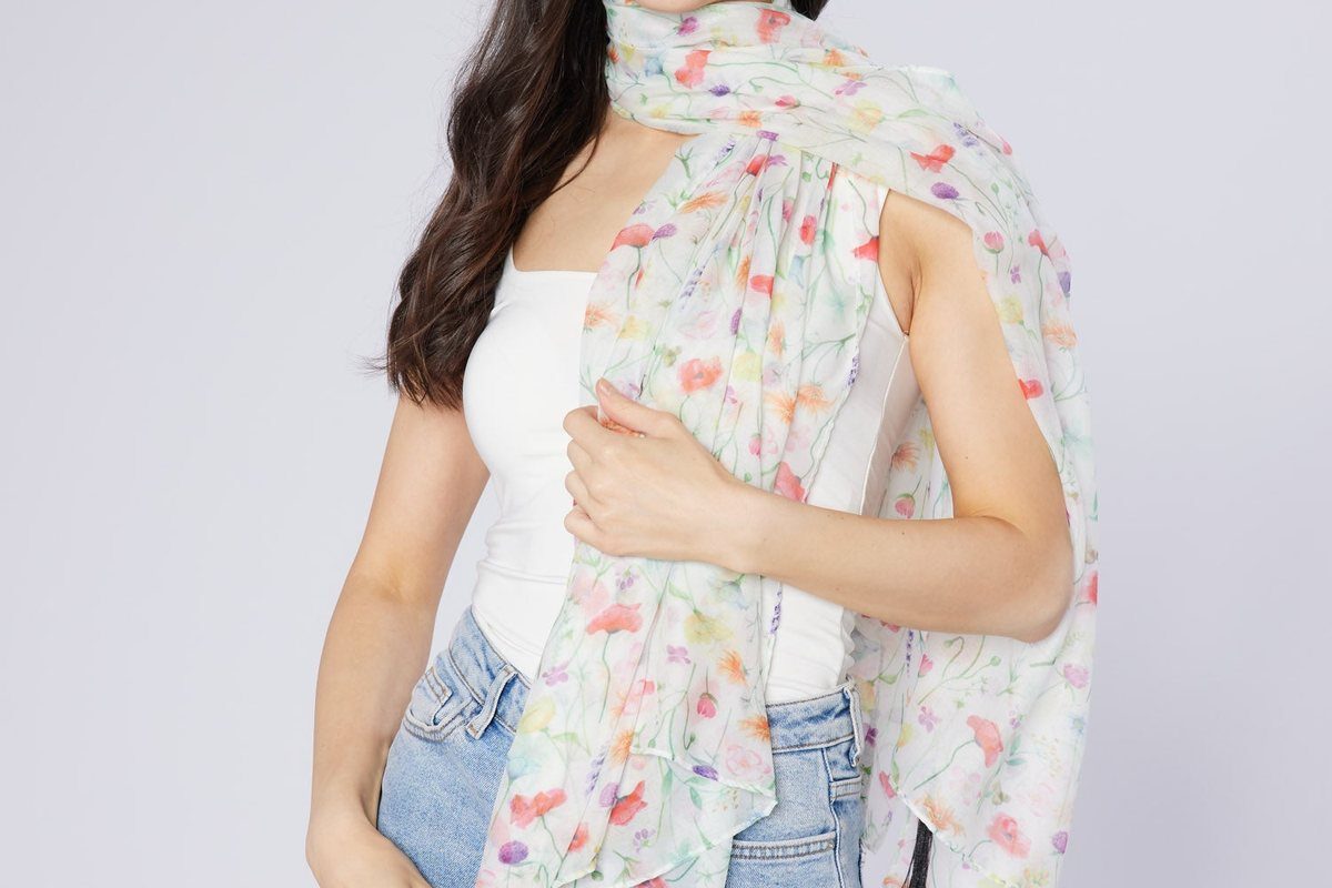Art on Scarves influencer marketing campaign